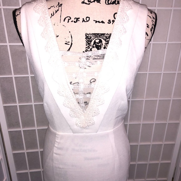 Dresses & Skirts - Georgous White Dress 👗